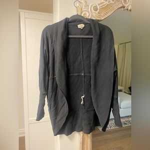 WILFRED. Medium sweater. Charcoal